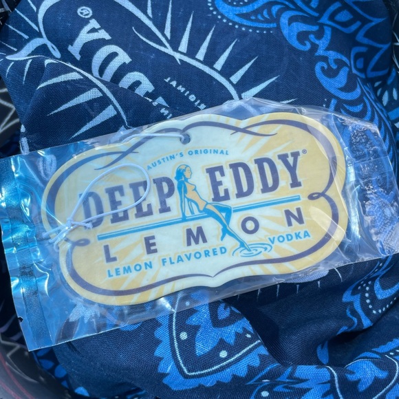Deep Eddy Swag Bag with 3 Chapsticks, Air Freshener, Keychain all in plastic bag - Picture 4 of 5